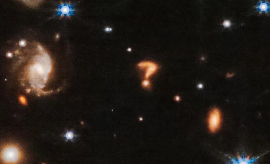 Imagem de supertelescópio revela 'ponto de interrogação' entre estrelas