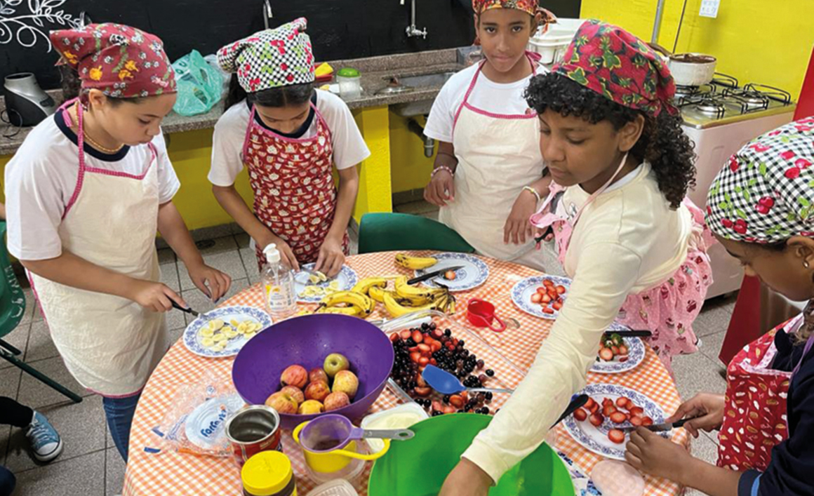 Colheradas do Bem: projeto de culinária ensina a trabalhar em equipe