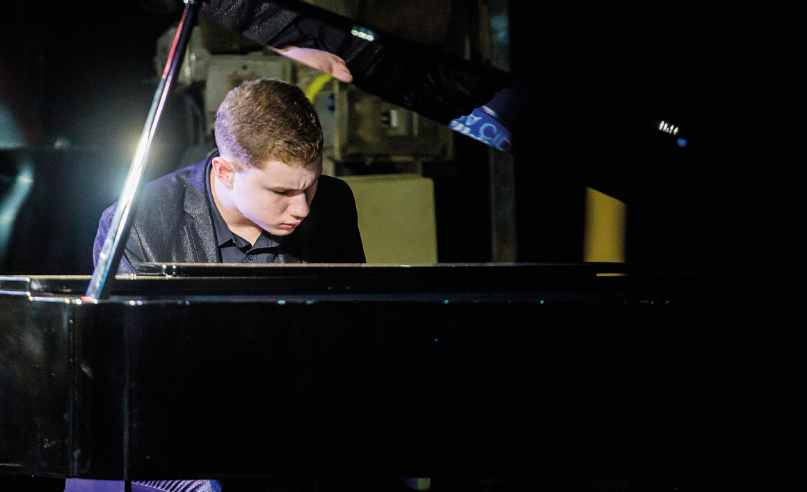 Imagem Pianista prodígio: músico capixaba de 15 anos ganha mais de 35 prêmios