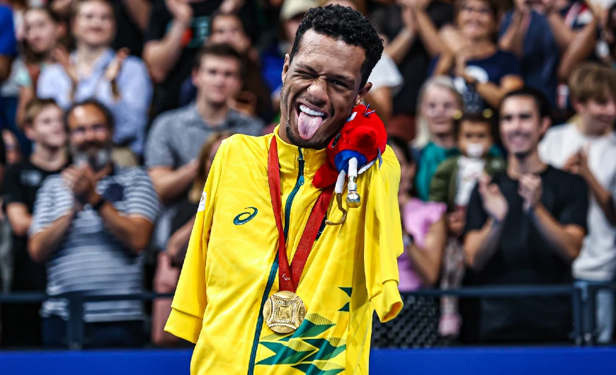 Paralimpíada: natação estreia com medalhas