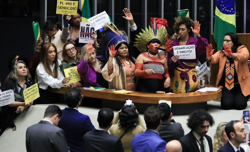 Câmara dos Deputados aprova o marco temporal das terras indígenas