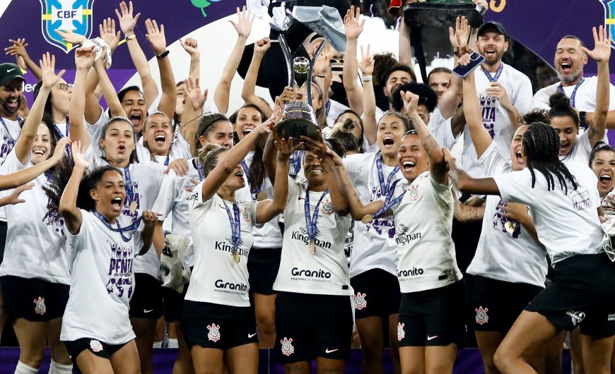 Corinthians vence Brasileirão feminino