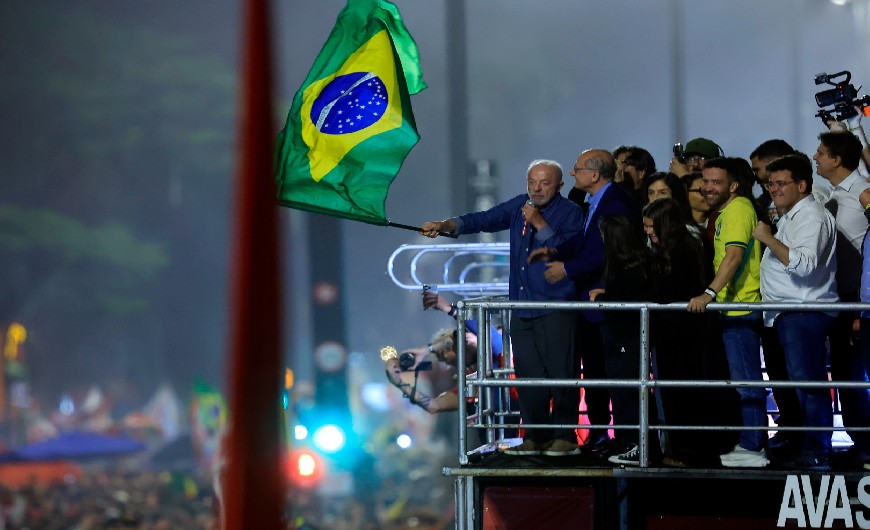Imagem Lula é reeleito presidente da República